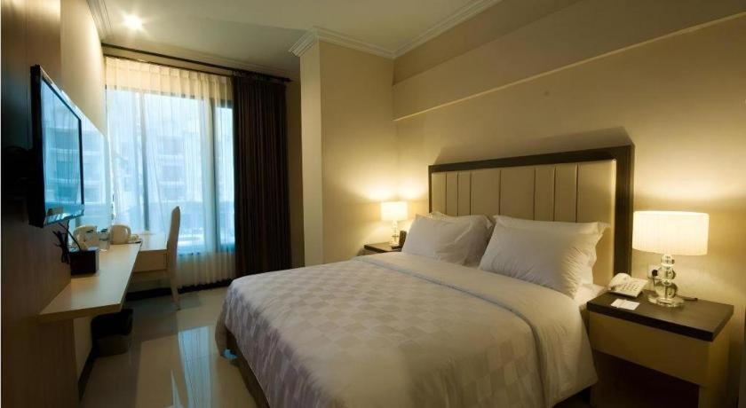 Bella Hotel Сурабая Экстерьер фото